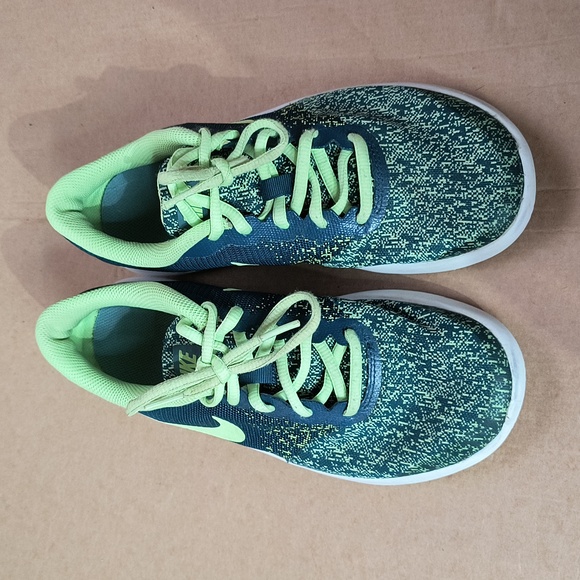 Nike Flex Contact shoes size 5.5Y, color: lime green, blue - Picture 2 of 8